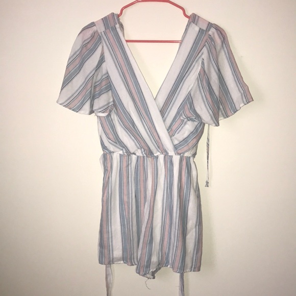Trixxi Dresses & Skirts - Super Cute Trixxi Clothing Co Women’s Romper Size Small